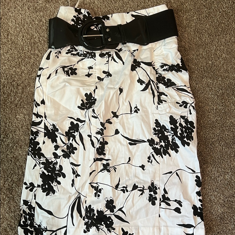 Brand new black and white pencil skirt
